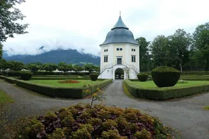 Wie kann ich einen Gartenpavillon selbst bauen?