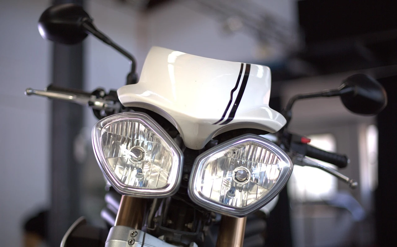 Warum läuft der Motor meiner Heckenschere heiß?