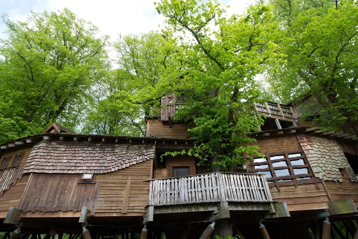 Welche Werkzeuge sind unerlässlich für den Bau eines Baumhauses