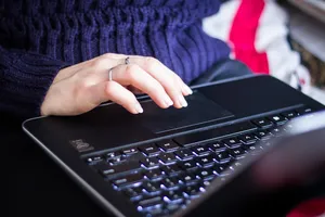Warum funktioniert die Tastatur meines Laptops nicht richtig?